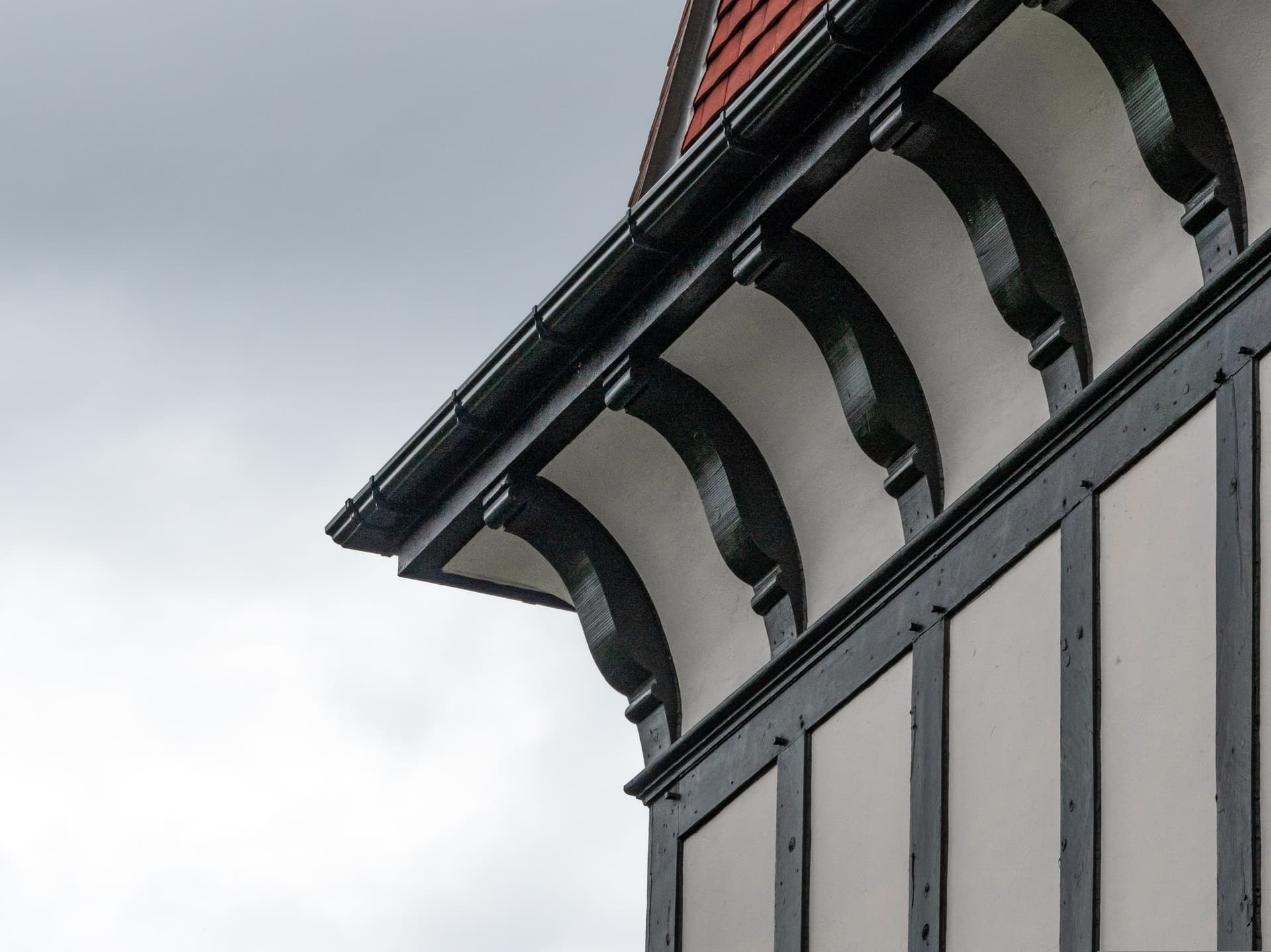 Optimal Seasons for Gutter Maintenance: A Guide